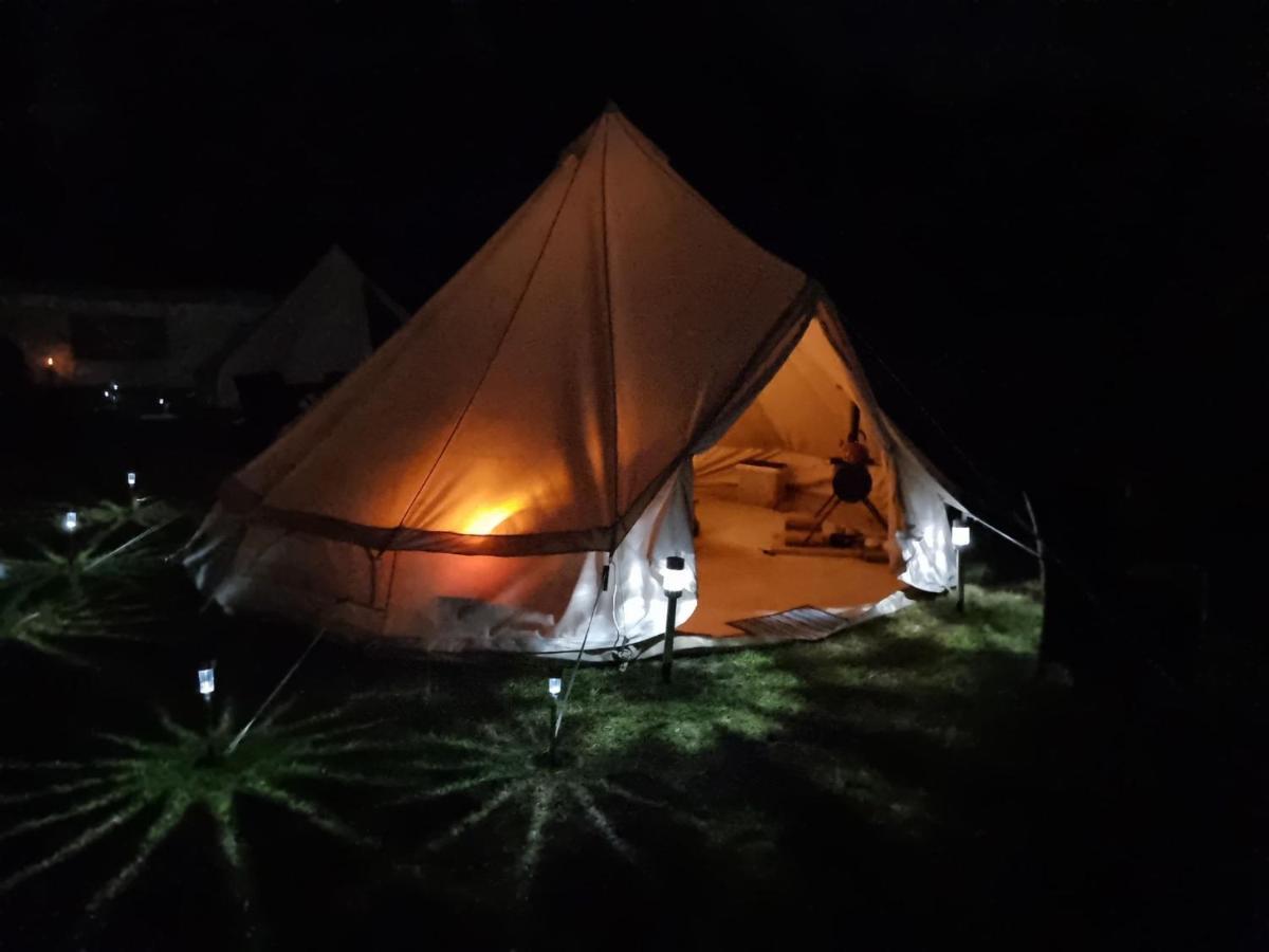 Hôtel Walnut Tree Glamping à Sturry Extérieur photo